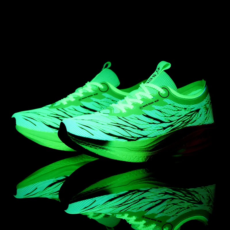 Neue Herren-Laufschuhe mit wei – Reflective Night Running Shoes Bewertung und Preis